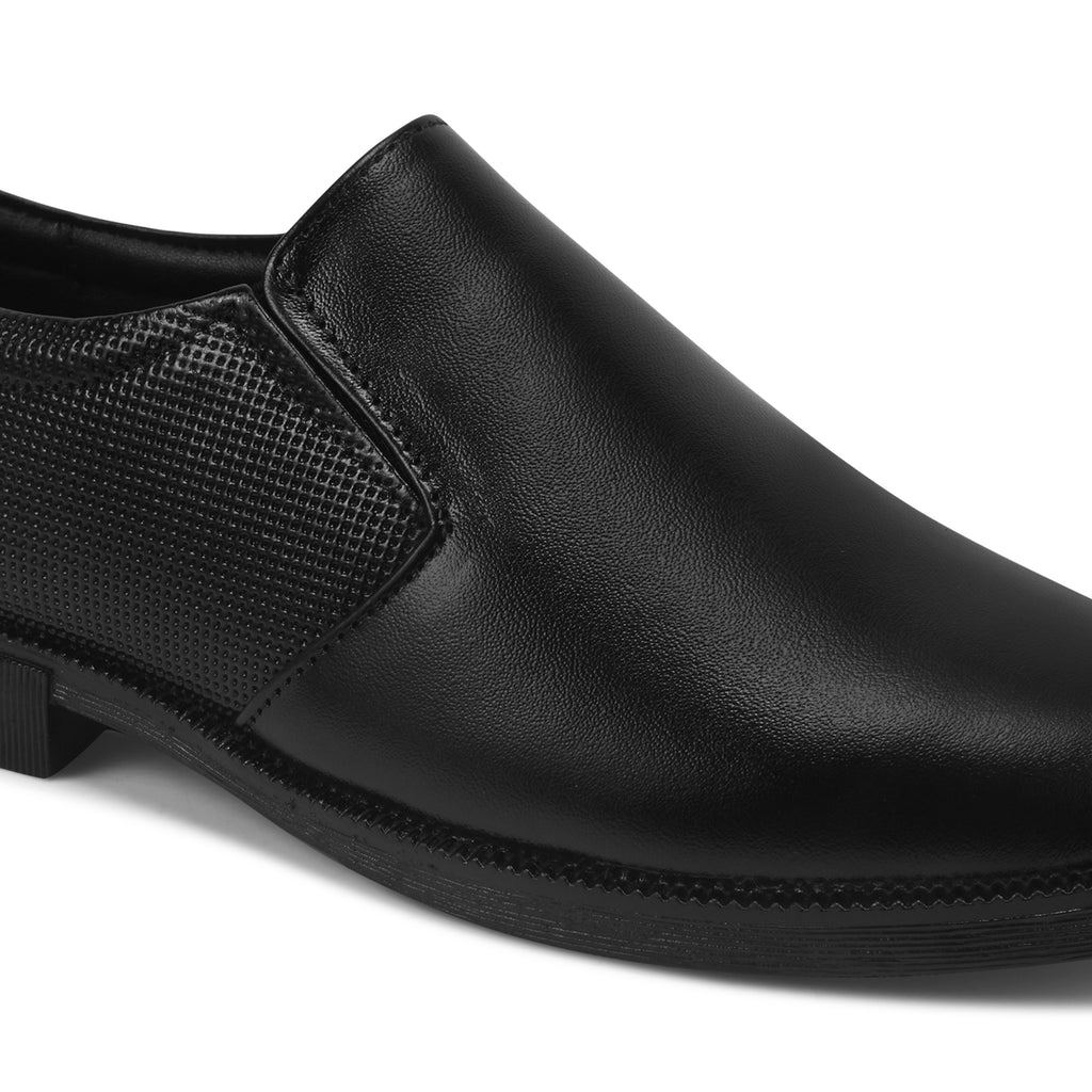 Pentagun Moccasin Men's Slip-On Dress Shoes, Black Leather with Textured Detail | Genuine Leather | MC02