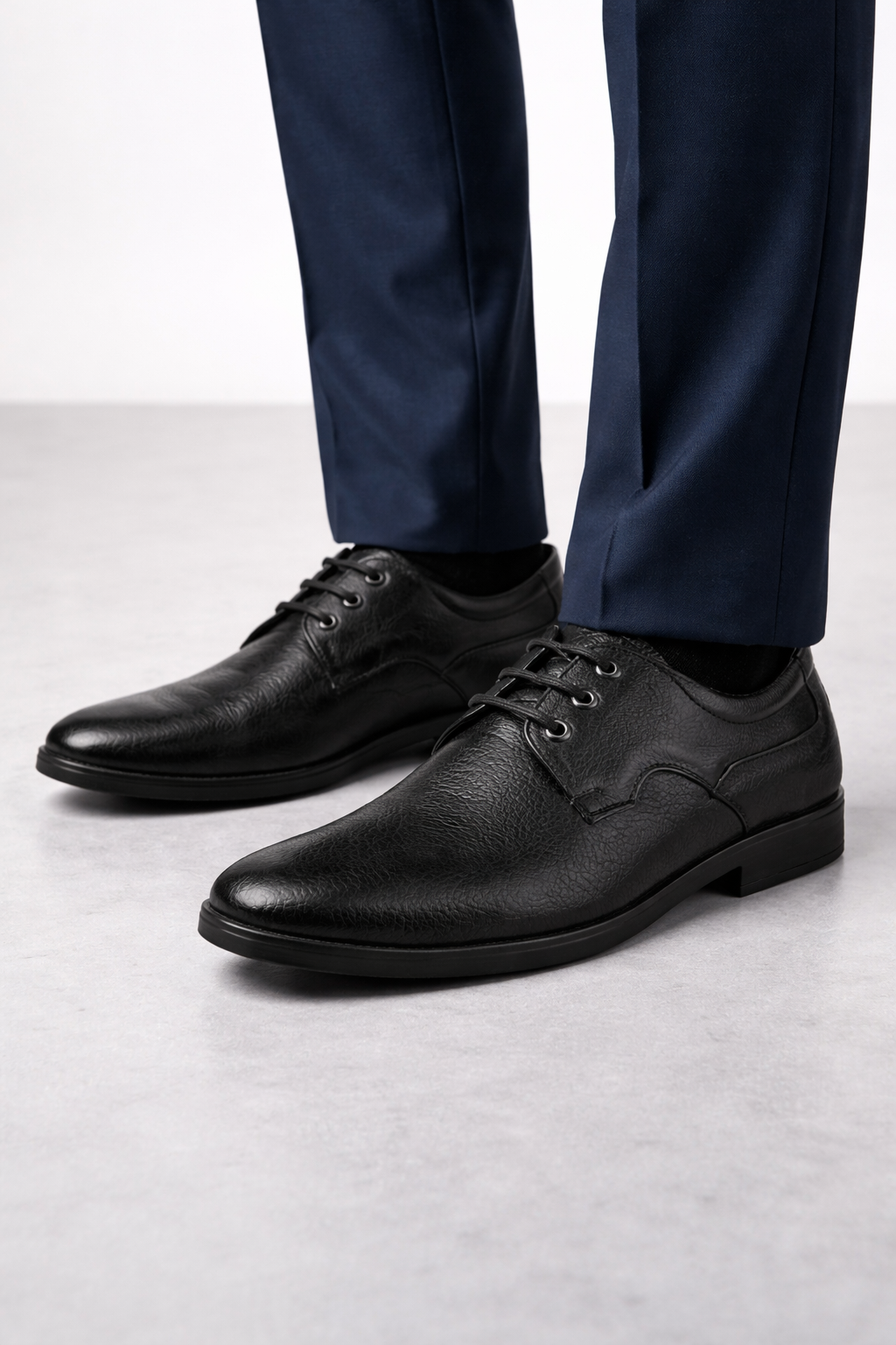 DB03 - Men’s Classic Black Leather Lace-Up Formal Shoes – Comfortable Business Office Dress Shoes for Work & Events