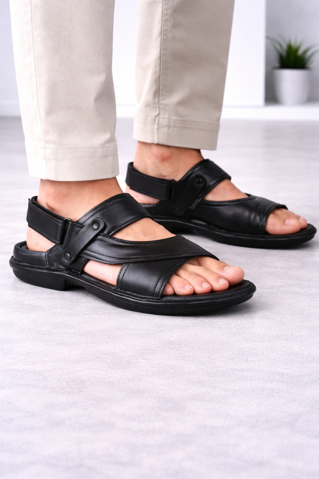 SD02 - Men’s Everyday Leather Sandals – Soft Sole & Adjustable Back Strap