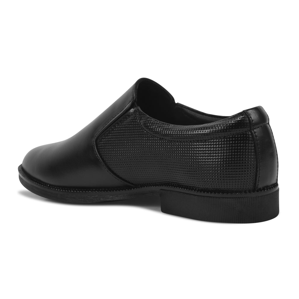 Pentagun Moccasin Men's Slip-On Dress Shoes, Black Leather with Textured Detail | Genuine Leather | MC02